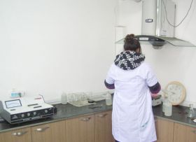 碳硫?qū)嶒?yàn)室